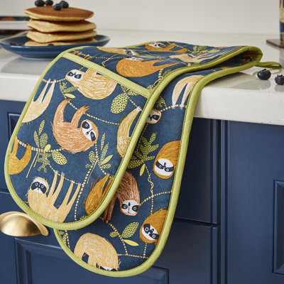 Ulster Weavers Hanging Around Oven Mitt