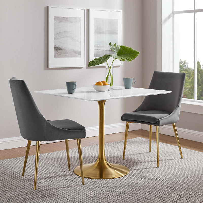 Table de salle à manger carréeLippa, Doré, H 29.5 po x l 36 po x L 36 po