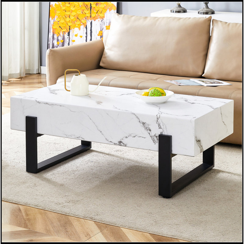Table basse robuste et élégante en bois aggloméré au design moderne pour une utilisation polyvalente