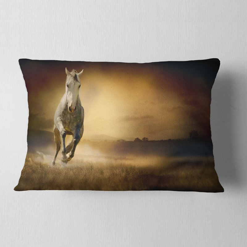 Coussin galloping au travers d’un coussin lombaire valley animal