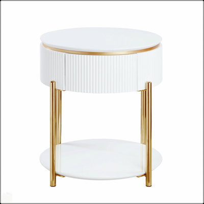 Table de bout à finition brillante et dorée Daveigh avec rangement intégré, parfaite pour les intérieurs modernes et élégants.