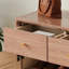 Armoire d'entrée scandinave en bois massif