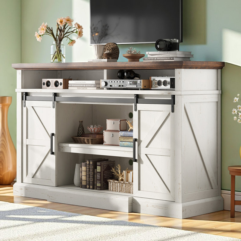 Meuble télé Chiara de style ferme de 168 cm (66 po) de largeur avec porte coulissante de style grange et grandes étagères de rangement, blanc