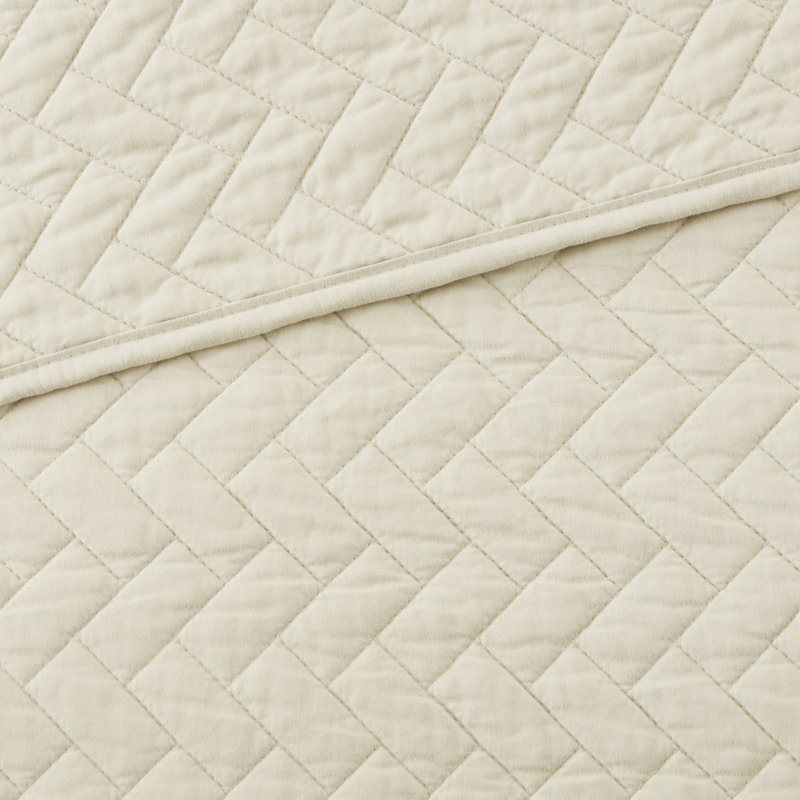 Luxurious Linen Velvet Queen Quilt and Sham Set