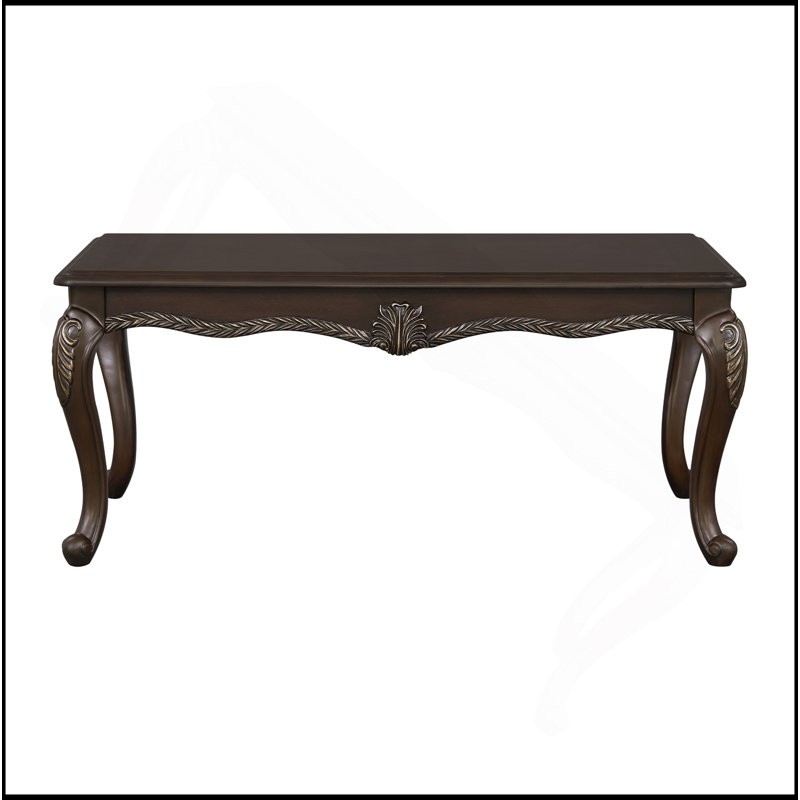 Table basse à finition cerisier