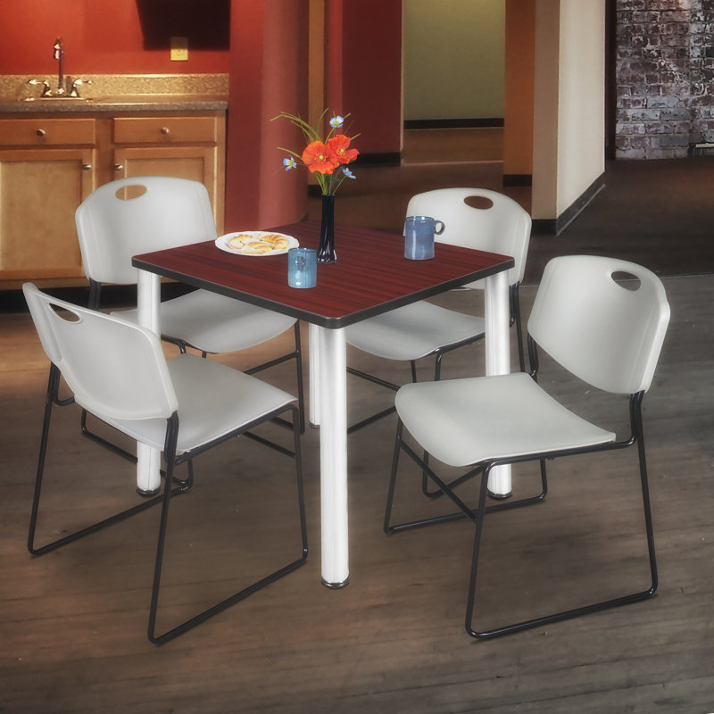 Plateau de table Kee Square, 4 chaises empilables Zeng, Chrome, H 30 po x l 29 po x P 29 po, Acajou