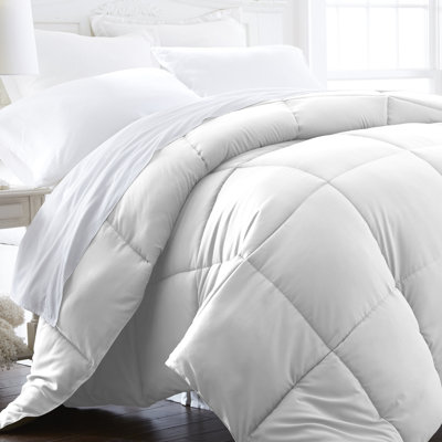 Soft Down-Alternative Essential Comforter