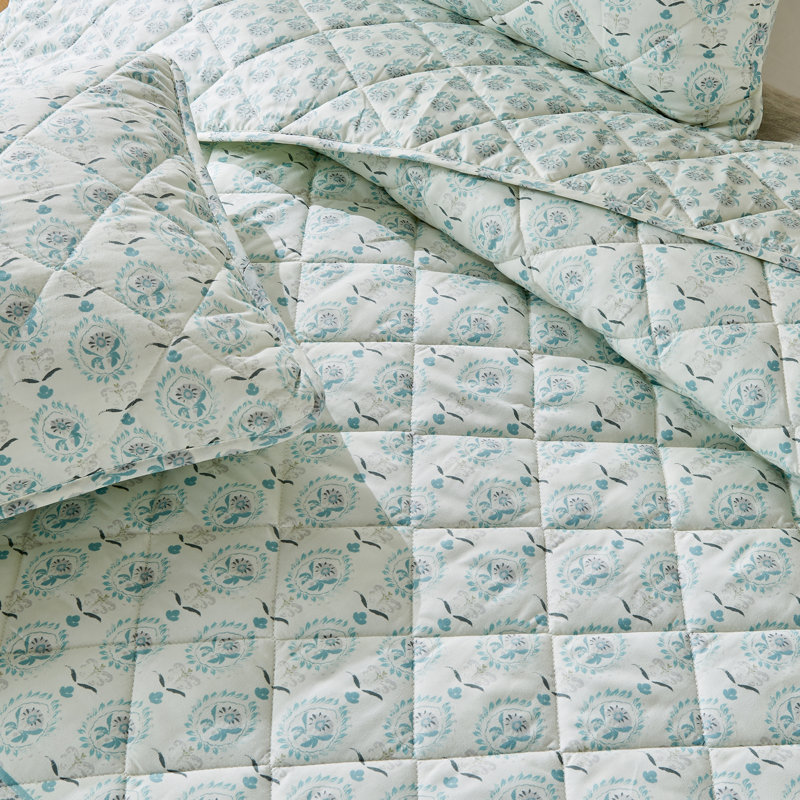 Boho Floral Inspired Reversible Quilt Set with Shams, Twin / Twin XL Quilt + 1 Standard Sham, Blue Floral