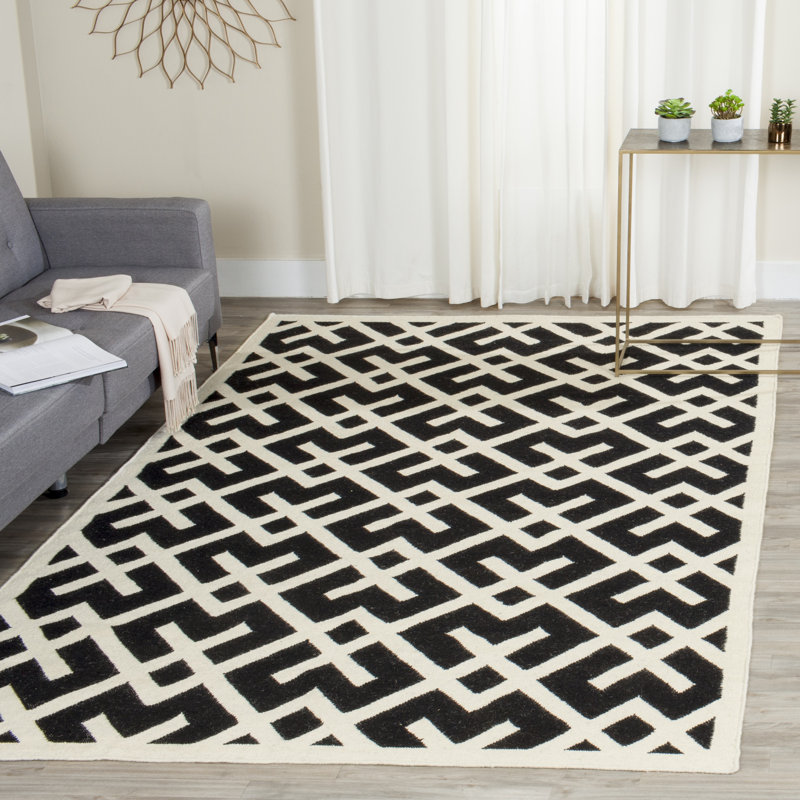 Nilufer Geometric Wool Hand Woven Area Rug, Rectangle 183 x 274 cm