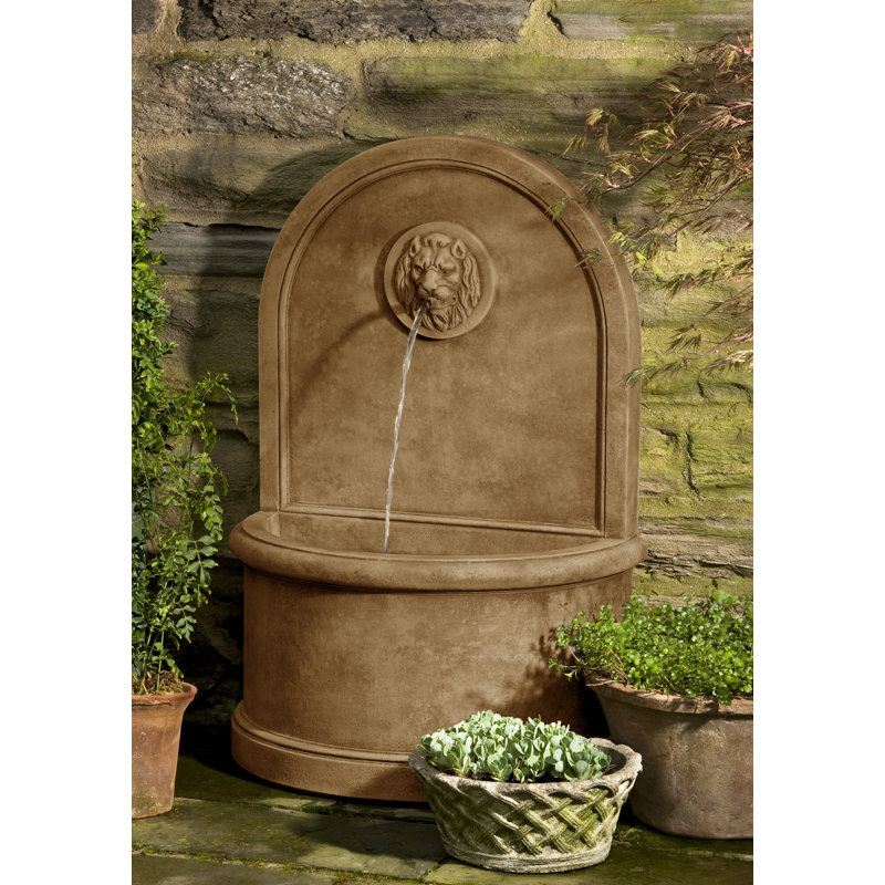 Fontaine murale en béton Lion, Travertin