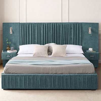 Très grande base de lit tapissier en fer avec tissu chenille et motif plissé. Comprend un lit plateforme très grand avec une tête de lit, une structure solide et une table de chevet. (Matelas non inclus)