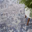 Tapis floral lavé bleu et ivoire 9 pi x 12 pi tissé à la machine