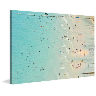 «Fun at The Beach» par Marmont Hill - impression sur toile tendue
