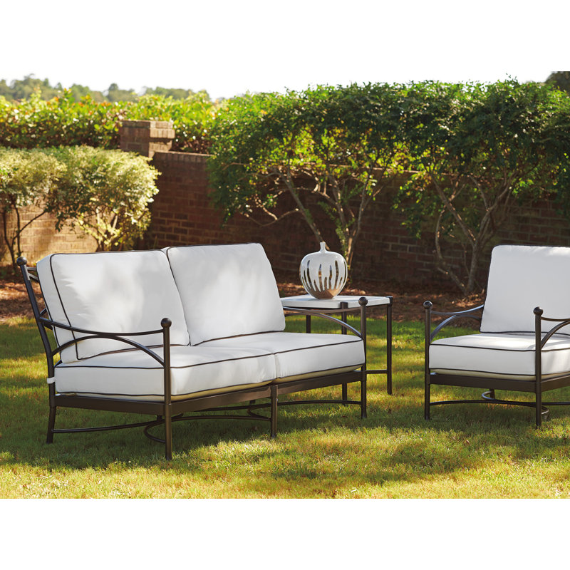 Pavlova Love Seat