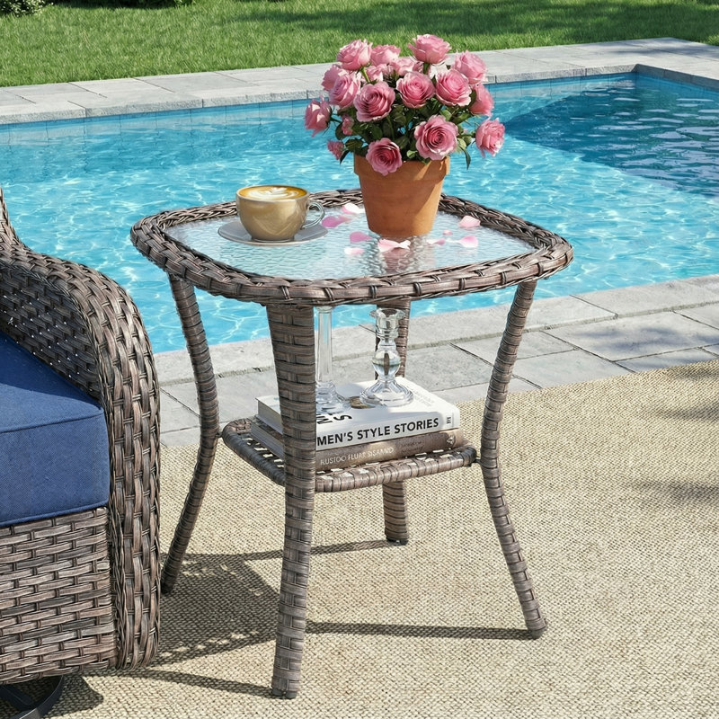 Table d'appoint de patio de 20 pouces, double couche de rangement pour table de bout carrée en osier, tables basses en rotin toutes saisons