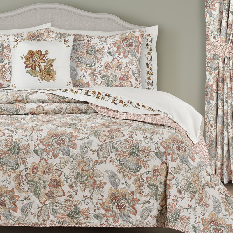 Janessa Quilt Set, King Quilt + 2 King Shams