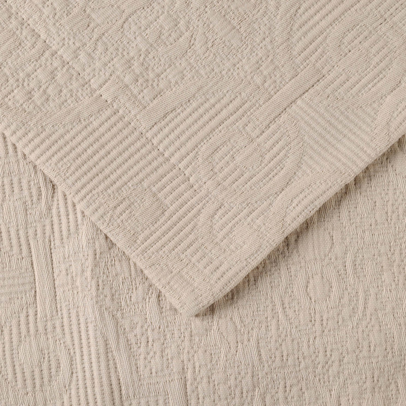 Superior Florin Matelasse Jacquard Scrolling Medallion Cotton Bedspread Set With Pillow Shams, Full + 2 Shams, Linen