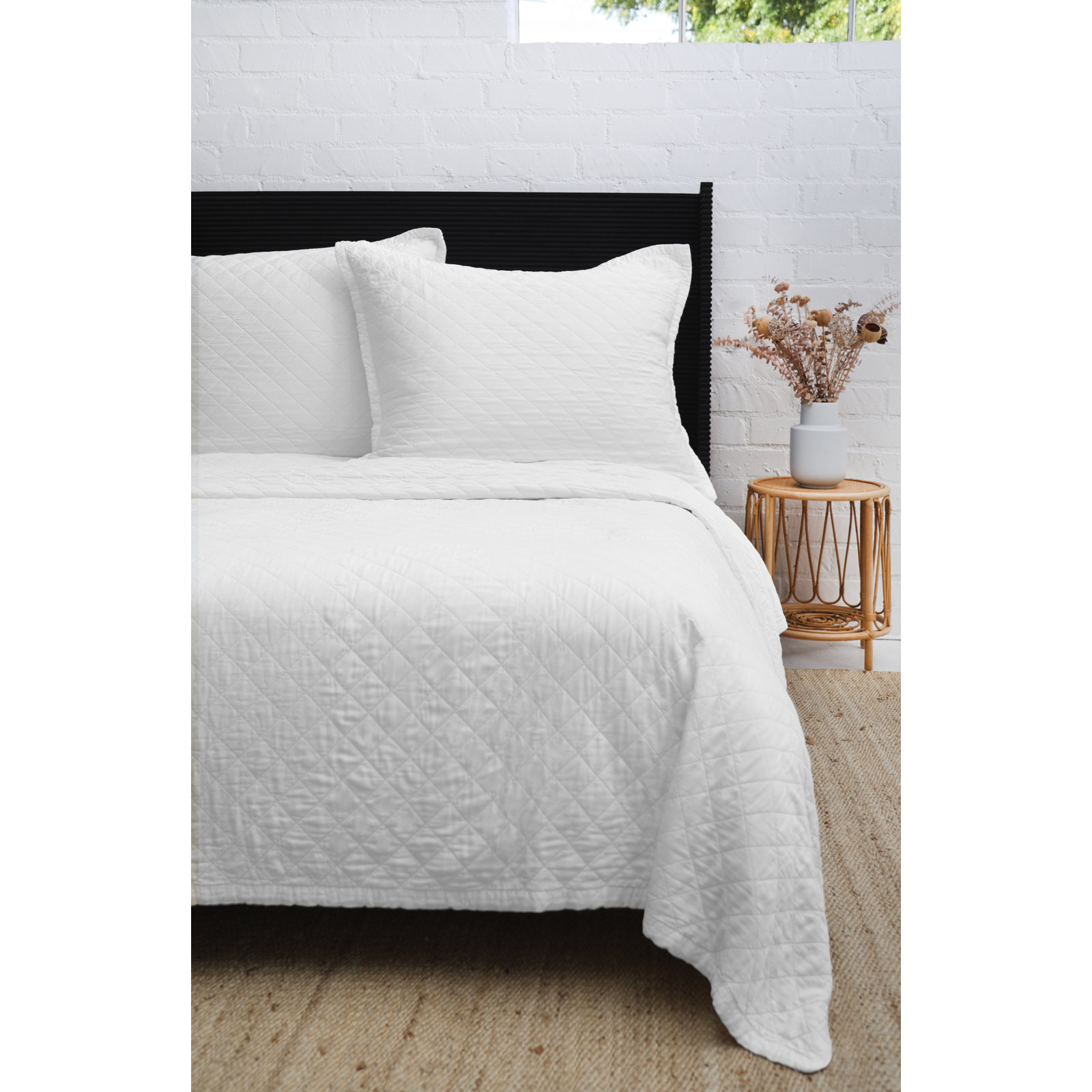 Monaco Linen Duvet Cover Set, Queen Coverlet/Bedspread, White