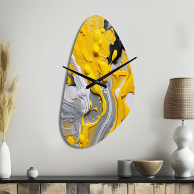 Jaune et gris Cosmic Vibulations II - Horloge murale abstraite en forme unique en métal, impression d'horloge murale asymétrique jaune