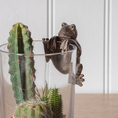 Vick Frog Plastic Garden Statue