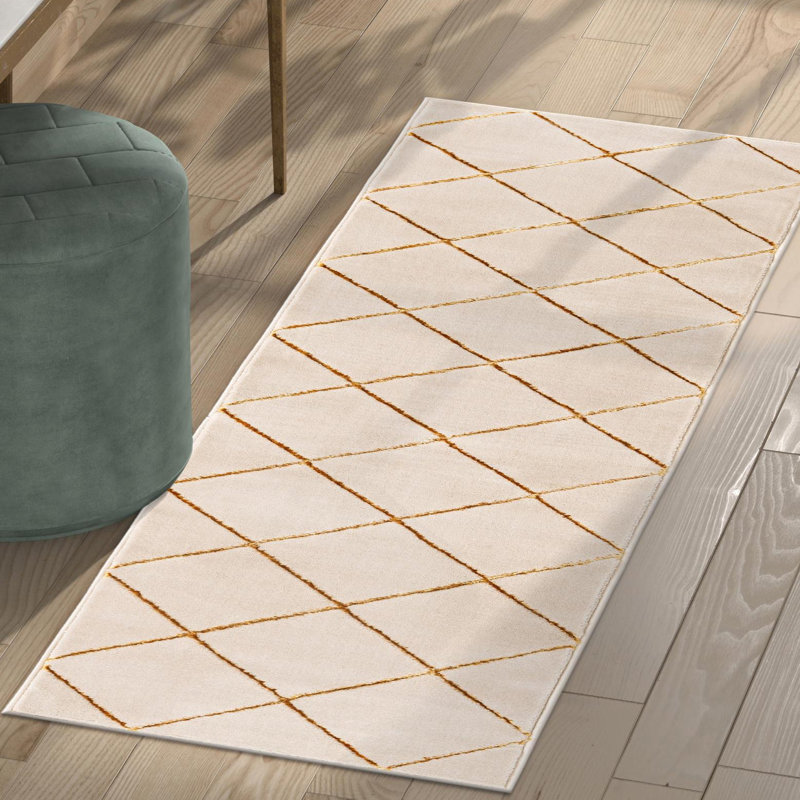 Tapis à carreaux blanc et doré Latitude Run® Nikica, Tapis de couloir 2 pi 7 po x 12 pi