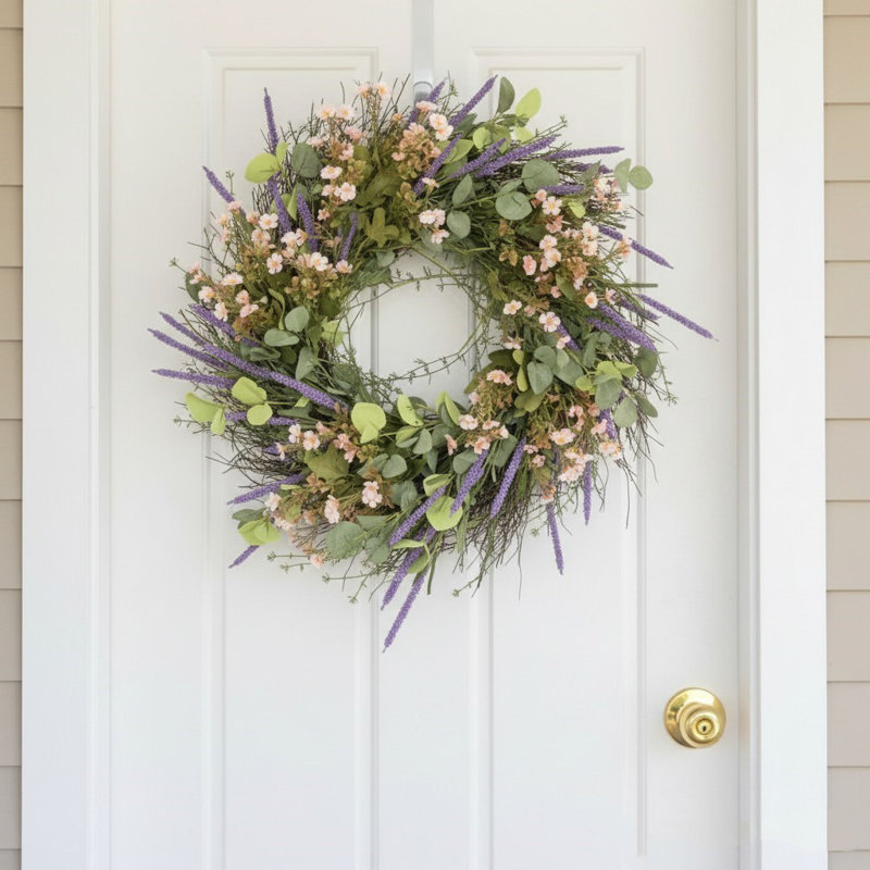 Couronne de porte artificielle 24 po avec fleurs et fleurs d'eucalyptus