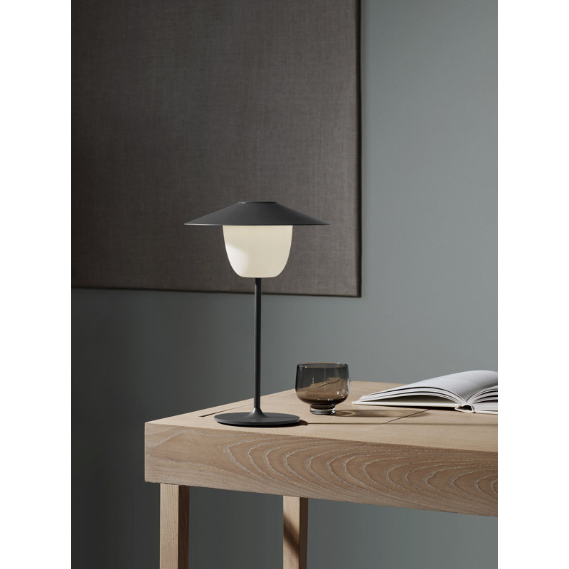 Ani 13" Metal Novelty Table Lamp, Magnet