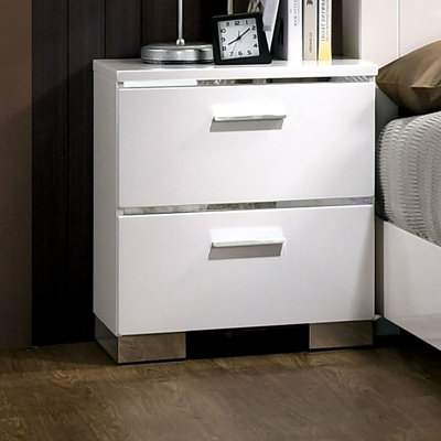 Table de chevet blanche pratique avec pieds et 2 tiroirs spacieux pour l'ameublement de la chambre à coucher.