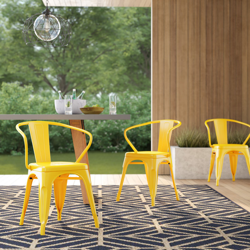 Chaise Hucheson, Jaune