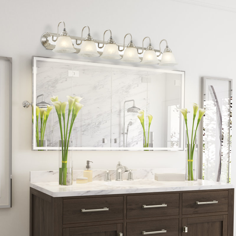 Éclairage de salle de bain à intensité variable à 6 lumières Belmont, Nickel brossé / accents chromés