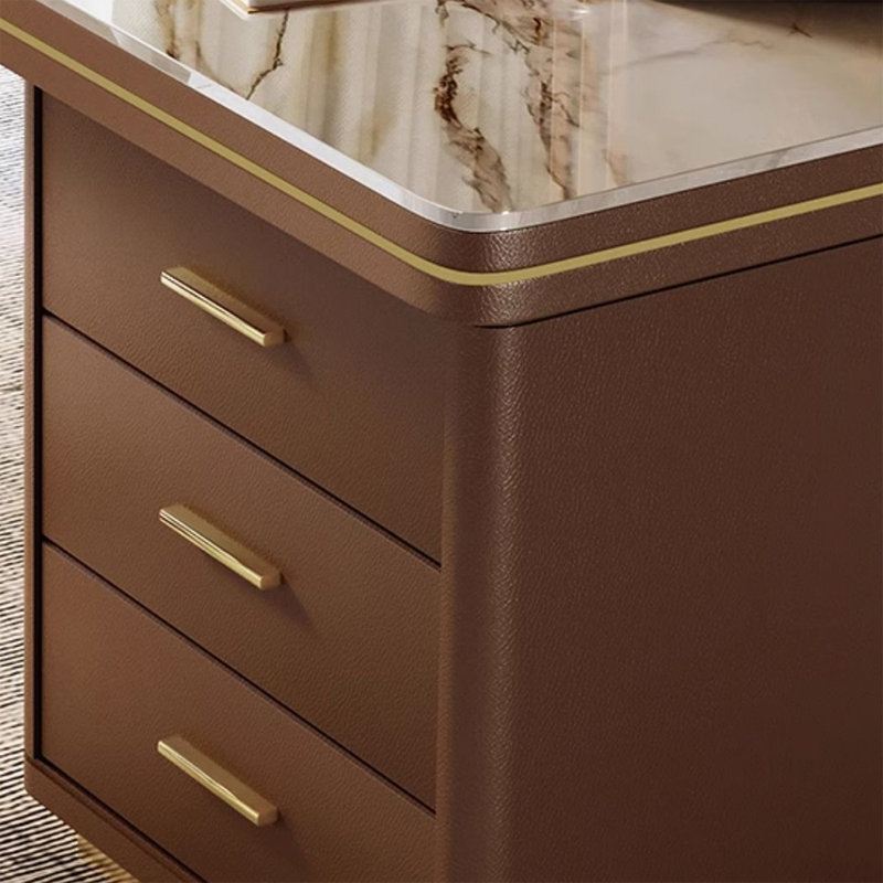 Bureau brun brun en bois manufacturé avec 3 tiroirs, 29,53 po H x 55,12 po L x 27,56 po P, Retour à gauche