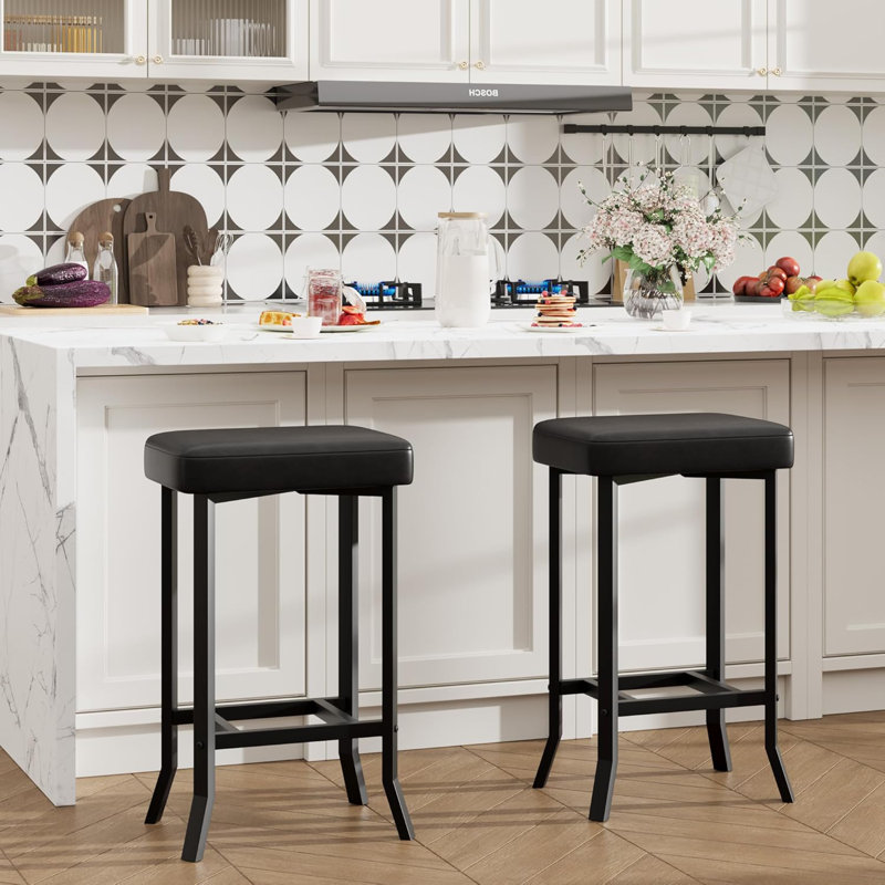 Tabourets de bar modernes à hauteur de comptoir, siège rembourré en similicuir - Pieds irréguliers en métal - Compact pour les petits espaces - Assemblage facile - Noir, paquet de 2 pièces