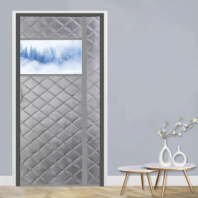 Le rideau de porte en coton a des ouvertures latérales transparentes convenant à un usage domestique.
