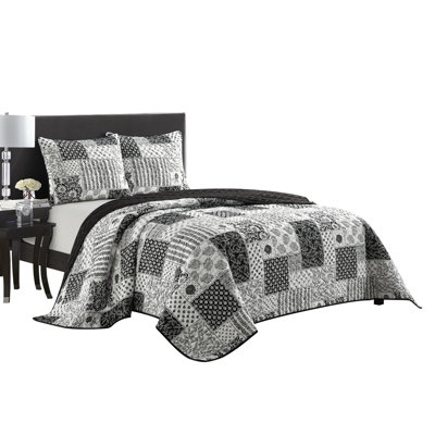 Makenna Black/White Microfiber 3 Piece Quilt Set