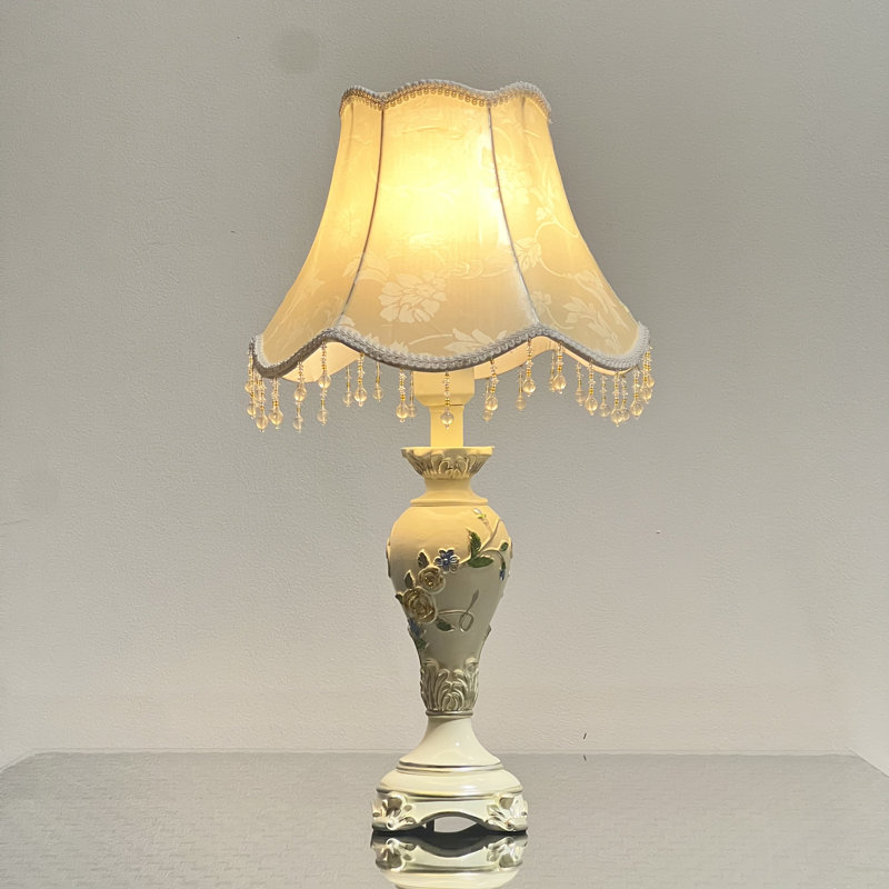 Jeren Resin Table Lamp