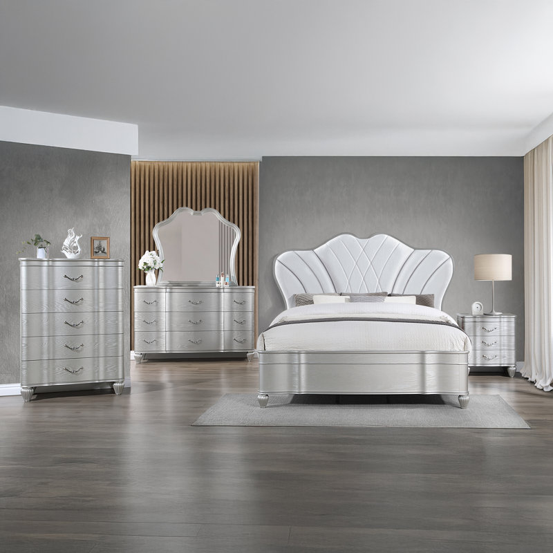 Hinsley Bedroom Set, Queen, 5 Pcs: Bed, 2 Dressers, Mirror, Nightstand