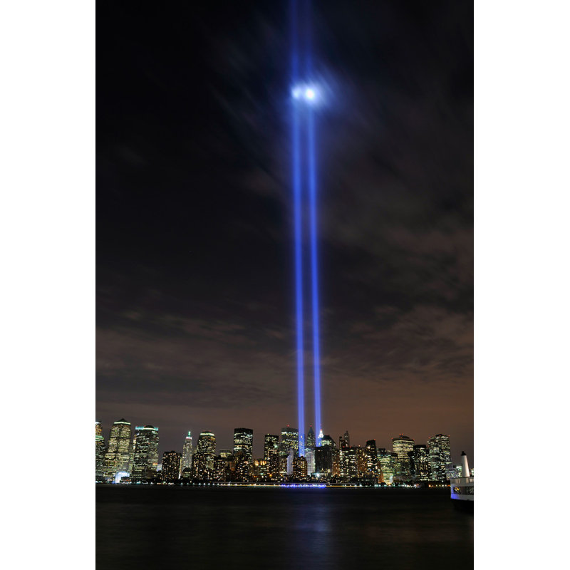 New York City Tribute in Light, H 18 po x l 12 po