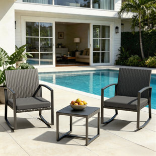 LAWNOOK Ensemble bistro de patio à bascule - Ensemble de conversation en rotin 3 pièces toutes saisons, chaise de véranda extérieure en osier pour balcon, porche, jardin, cour, bord de piscine, gris moyen