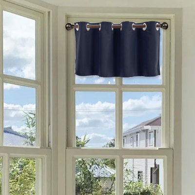 Short Curtains With Light Blocking Function
