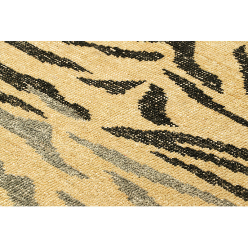 Distressed Homage Geometric Area Rug, Rectangle 6' x 9'