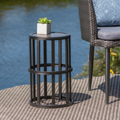 Table de patio à structure ouverte