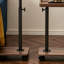 Cette table d'appoint à plateau pivotant de 360 ° réglable en hauteur et de couleur noyer est idéale pour les salons, les chambres à coucher, les canapés, les lits et les chaises. C'est aussi une table polyvalente pour ranger des articles et des collations dans les petits appartements.