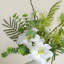 Ornements de fleurs simulées