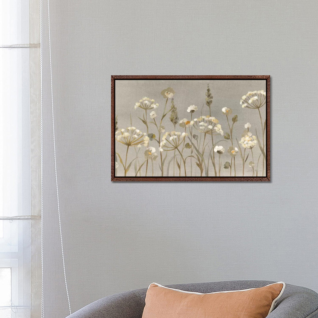 Delicate Garden Neutral von Silvia Vassileva - Galerie-verpackte Leinwand Giclée