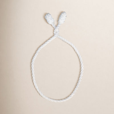 Garland Tie
