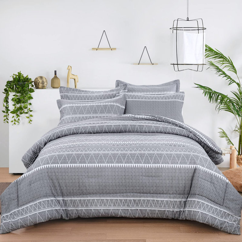 3-Piece Reversible Boho Triangle Striped Comforter Set Down Alternative Soft Microfiber Bedding, Gray