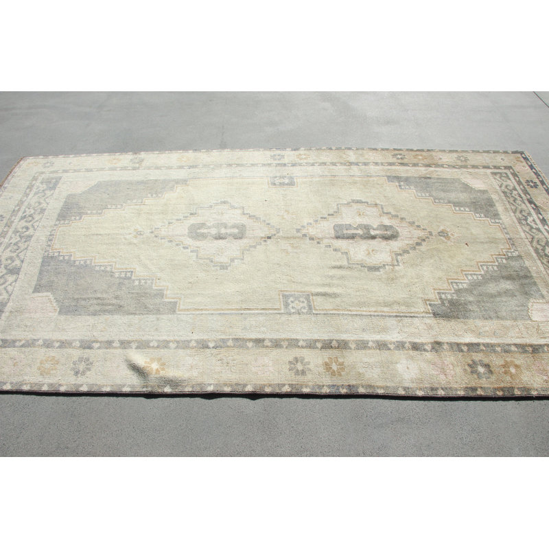 Grand grand tapis turc rétro en laine beige avec un motif anatolien abstrait pour un décor de salon - tissage à plat de style Oushak