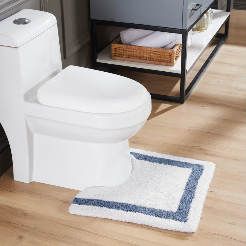 Tapis pour salle de bain Widman, Contour 20 po x 20 po, Blanc / bleu foncé