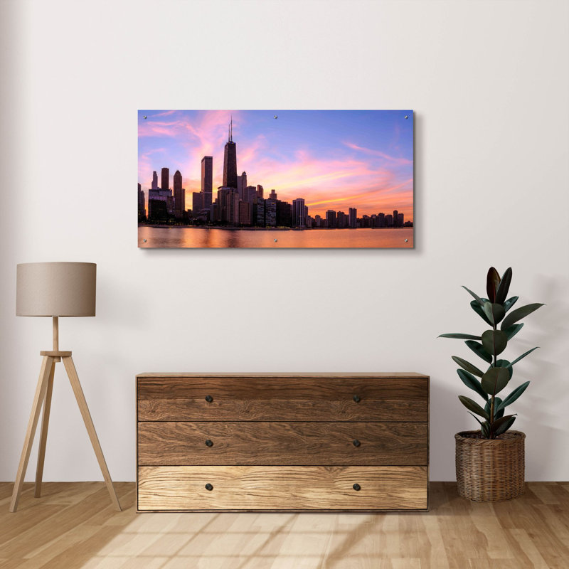 «Chicago - Burning Amber Sunset» par Epic Portfolio, art mural en verre acrylique, H 24 po x l 48 po