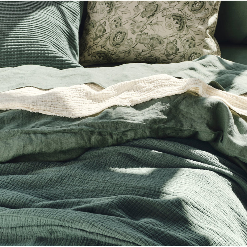 Topanga Matelasse Blanket, Queen, Juniper